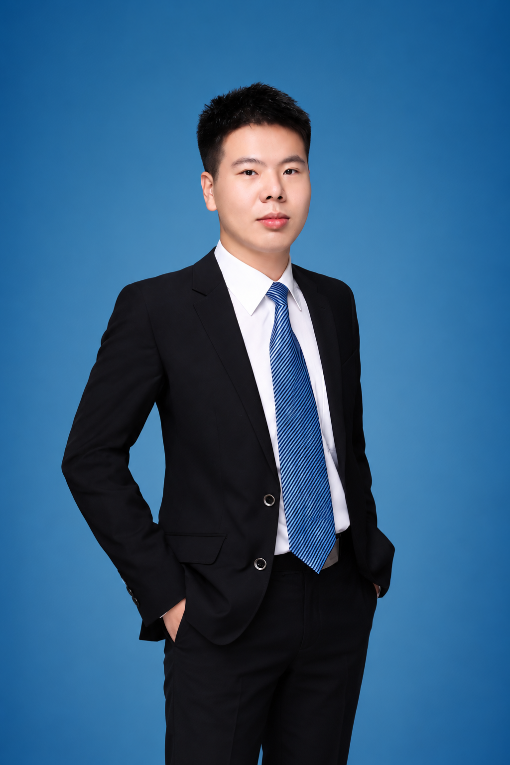 宁一老师职业形象照片